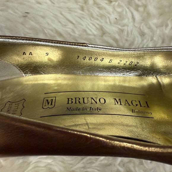 Bruno Magli vintage 1980s Women's Gold and Bronze wedges Authentic - Picture 4 of 8